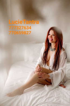 NOVÁ: LUCIE TANTRA - 4 ruční masáž s MARTOU